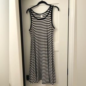 Old Navy Maternity Dress